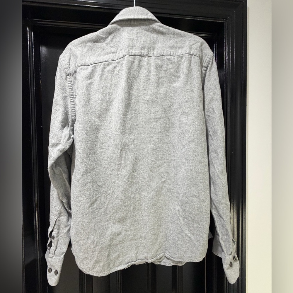 UNTUCKit Men’s Large Flannel Button Down Shirt, Heather Gray - Picture 5 of 5